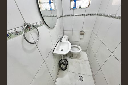 Casa à venda com 200m², 4 quartos e 2 vagasBanheiro de serviço