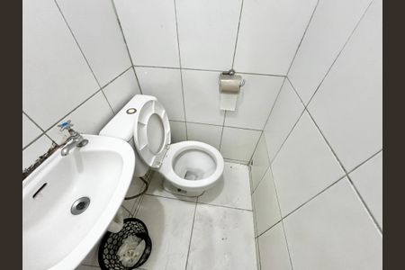 Casa à venda com 200m², 4 quartos e 2 vagasBanheiro de serviço