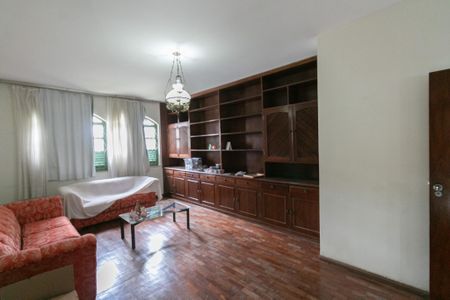 Casa à venda com 4 quartos, 260m² em Itapoã, Belo Horizonte