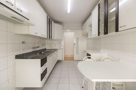 Apartamento à venda com 106m², 3 quartos e 2 vagasCozinha 