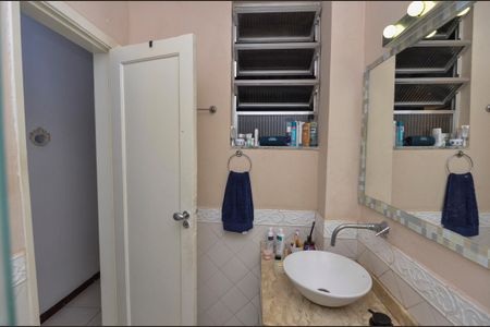 Apartamento à venda com 64m², 2 quartos e sem vaga Apartamento à venda com 64m², 2 quartos e sem vagaBanheiro
