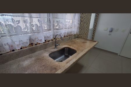 Apartamento à venda com 107m², 2 quartos e 2 vagasCozinha 