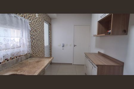 Apartamento à venda com 107m², 2 quartos e 2 vagasCozinha 