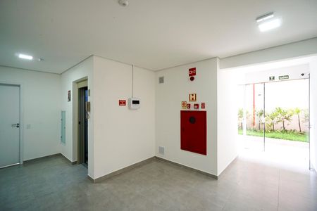 Apartamento para alugar com 44m², 2 quartos e sem vagaHall social