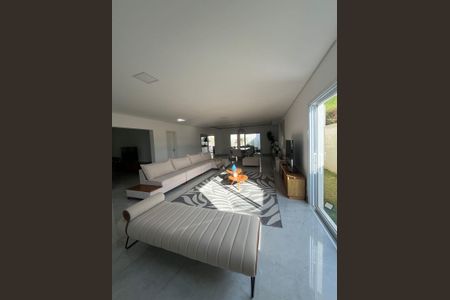 Casa à venda com 438m², 4 quartos e 6 vagas