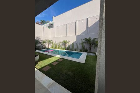 Casa à venda com 438m², 4 quartos e 6 vagas