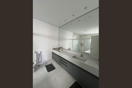 Casa à venda com 438m², 4 quartos e 6 vagas