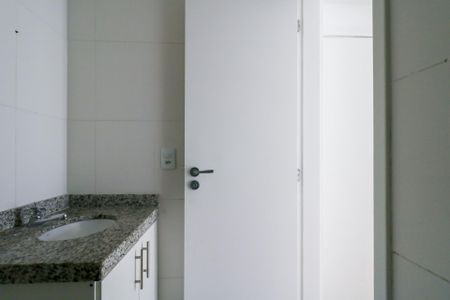 Apartamento para alugar com 68m², 2 quartos e 1 vaga Apartamento para alugar com 68m², 2 quartos e 1 vagaBanheiro da Suíte