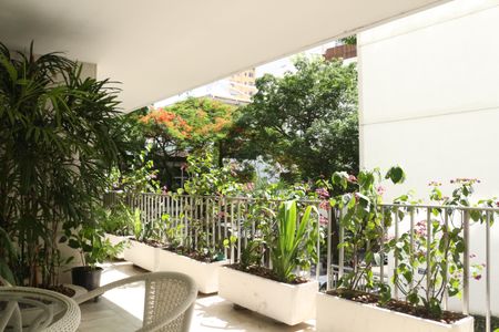 Apartamento para alugar com 124m², 3 quartos e 1 vagaFachada e portaria