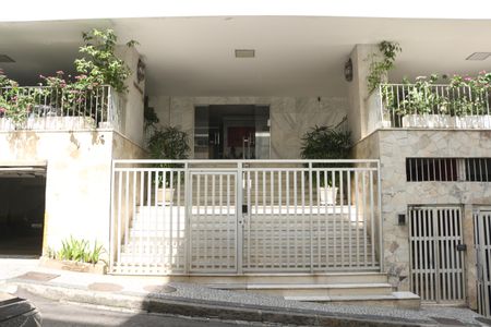 Apartamento para alugar com 124m², 3 quartos e 1 vagaFachada e portaria