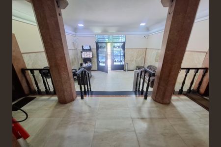 Apartamento à venda com 115m², 2 quartos e sem vagaHall de entrada do prédio 