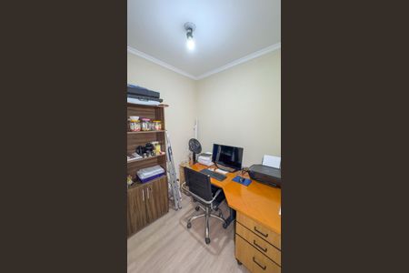 Casa à venda com 158m², 3 quartos e 3 vagasEscritório