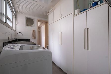 Apartamento à venda com 140m², 3 quartos e 1 vagaÁrea de Serviço
