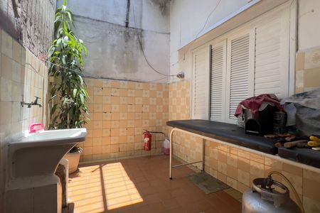 Casa à venda com 250m², 5 quartos e 3 vagasCozinha e Área de Serviço 1