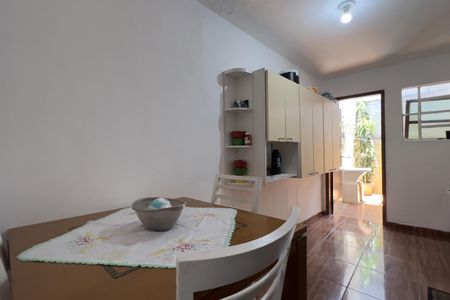 Casa à venda com 250m², 5 quartos e 3 vagasCozinha e Área de Serviço 1