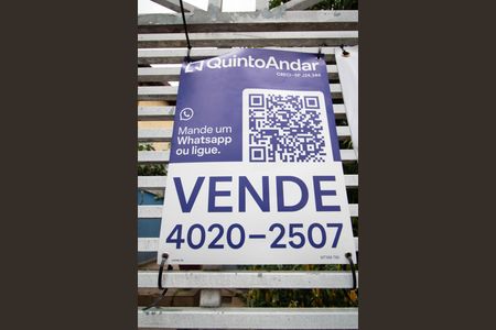 Casa à venda com 360m², 4 quartos e 4 vagasFachada - placa instalada