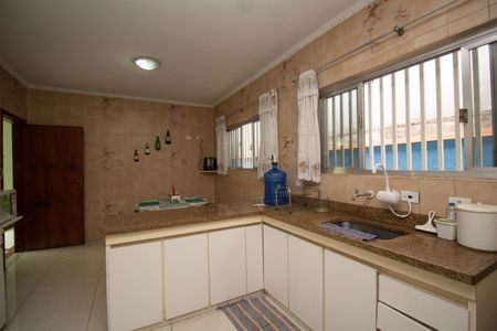 Casa à venda com 360m², 4 quartos e 4 vagasCozinha