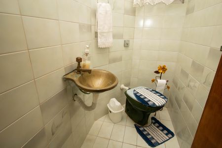 Casa à venda com 360m², 4 quartos e 4 vagasLavabo