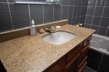 Casa à venda com 360m², 4 quartos e 4 vagasBanheiro da Suíte