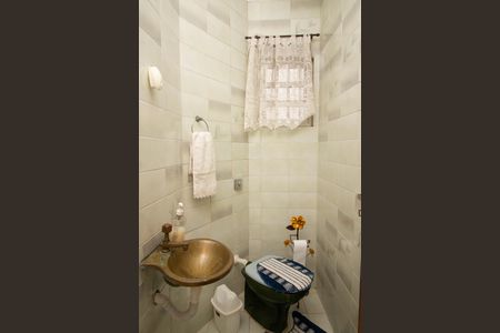 Casa à venda com 360m², 4 quartos e 4 vagasLavabo