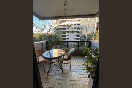 Apartamento para alugar com 114m², 3 quartos e 2 vagasVaranda