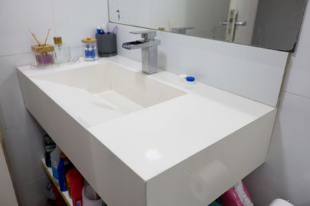 Apartamento à venda com 55m², 2 quartos e 1 vaga Apartamento à venda com 55m², 2 quartos e 1 vagaBanheiro