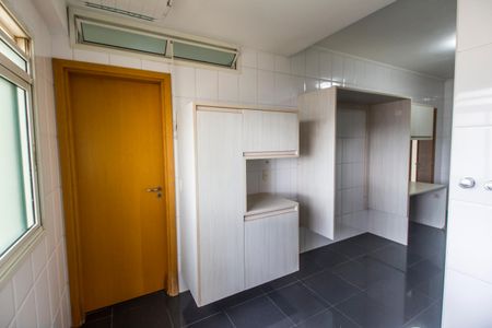 Apartamento para alugar com 133m², 3 quartos e 2 vagasÁrea de Serviço