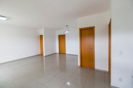 Apartamento para alugar com 133m², 3 quartos e 2 vagasSala