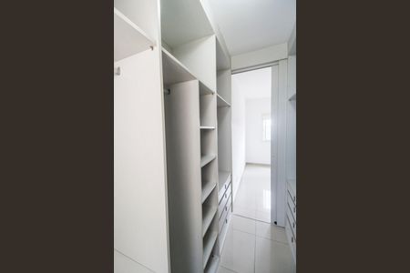 Apartamento para alugar com 133m², 3 quartos e 2 vagasCloset da suíte