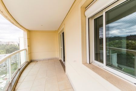 Apartamento para alugar com 133m², 3 quartos e 2 vagasVaranda