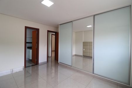 Apartamento para alugar com 140m², 3 quartos e 2 vagasQuarto 2 - Suíte