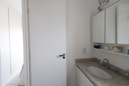Apartamento à venda com 106m², 3 quartos e 2 vagasBanheiro da Suíte 2