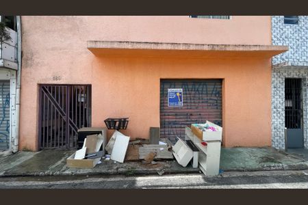 Casa para alugar com 60m², 1 quarto e 2 vagasFachada