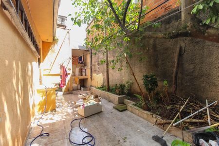 Casa para alugar com 60m², 1 quarto e 2 vagasQuintal