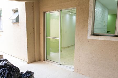 Apartamento para alugar com 100m², 2 quartos e 1 vagaÁrea de Serviço