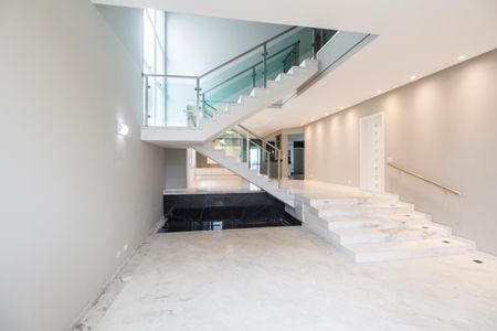 Sala  de casa de condomínio à venda com 4 quartos, 471m² em Residencial 18 do Forte, Santana de Parnaíba