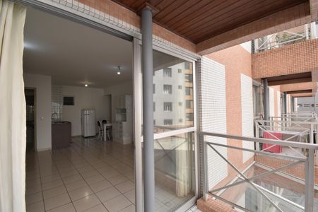 Sacada do Studio de kitnet/studio para alugar com 1 quarto, 34m² em Centro, Curitiba