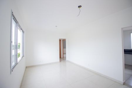 Sala de apartamento à venda com 3 quartos, 74m² em Cabral, Contagem