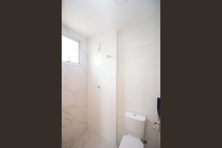 Banheiro da Suíte de apartamento à venda com 3 quartos, 74m² em Cabral, Contagem