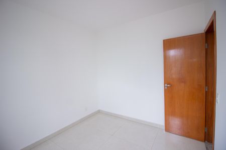 Apartamento à venda com 74m², 3 quartos e 1 vagaQuarto 2