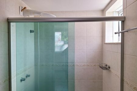 Apartamento à venda com 86m², 2 quartos e 2 vagasBanheiro da Suíte 1