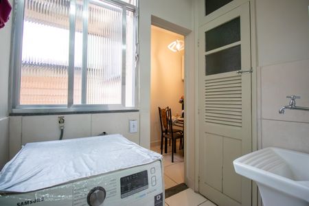 Apartamento à venda com 70m², 2 quartos e sem vagaÁrea de Serviço