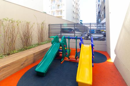 Apartamento para alugar com 38m², 2 quartos e 1 vaga Apartamento para alugar com 38m², 2 quartos e 1 vagaÁrea comum - Playground