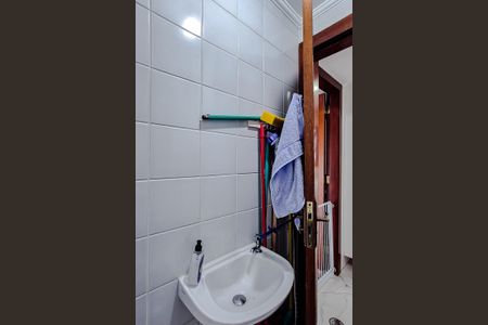 Apartamento à venda com 94m², 3 quartos e 1 vaga Apartamento à venda com 94m², 3 quartos e 1 vagaBanheiro de serviço