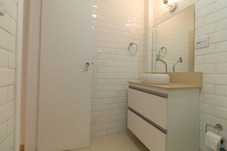 Apartamento à venda com 80m², 2 quartos e sem vagaBanheiro