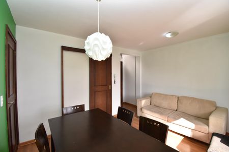 Apartamento para alugar com 75m², 3 quartos e 1 vagaSala