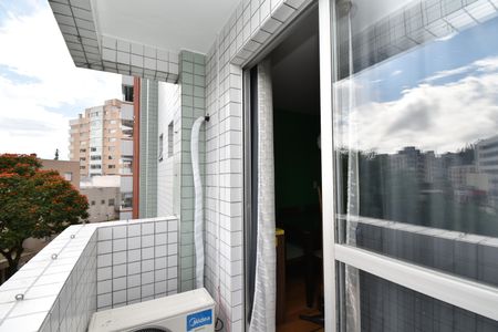 Sacada de apartamento para alugar com 3 quartos, 75m² em Cabral, Curitiba