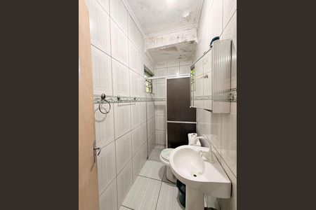 Casa à venda com 175m², 3 quartos e 2 vagasBanheiro da Suíte 2 - casa 1