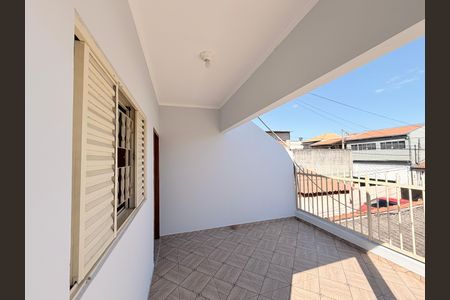 Casa à venda com 175m², 3 quartos e 2 vagasVaranda - Casa 2