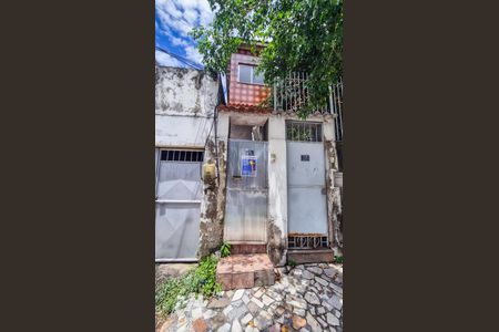 Casa à venda com 75m², 3 quartos e sem vagaFrente do imóvel e Plaquinha 